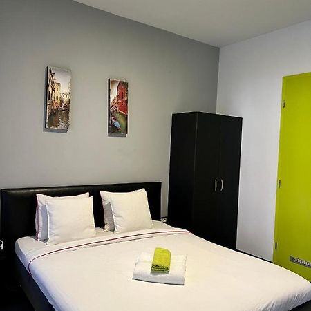Himalayan Hostel Zagreb Bagian luar foto