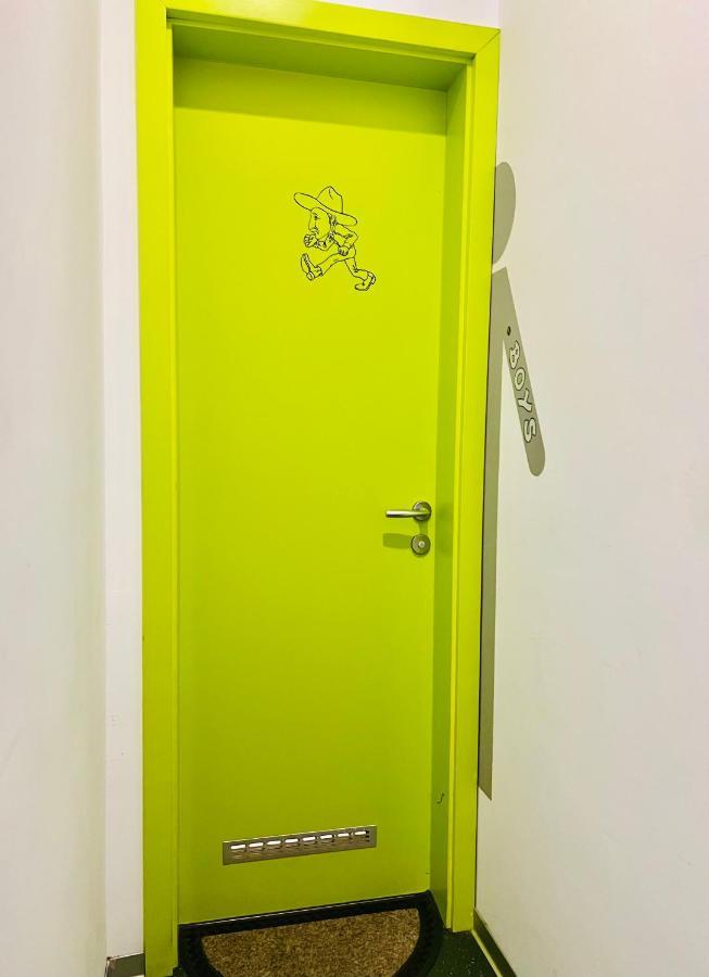Himalayan Hostel Zagreb Bagian luar foto