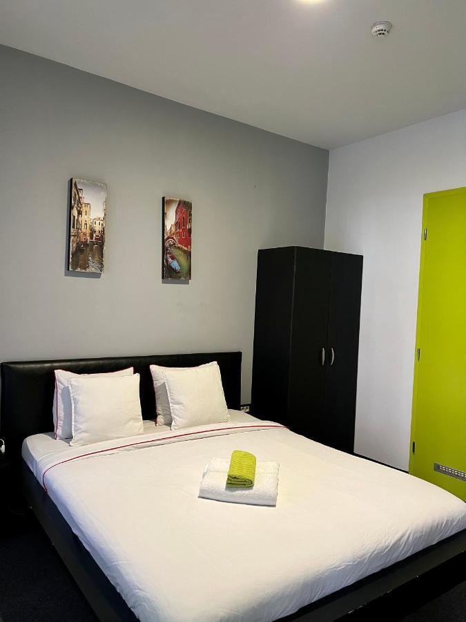 Himalayan Hostel Zagreb Bagian luar foto